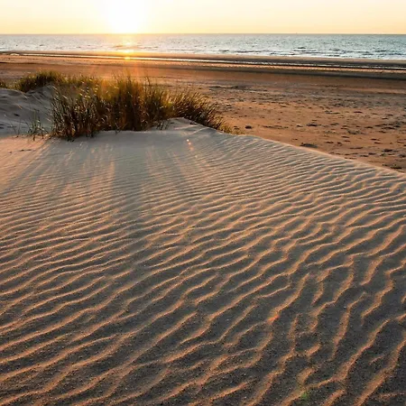 Beachfront Bliss In Style Apartament *