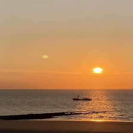 Beachfront Bliss In Style Apartament Middelkerke